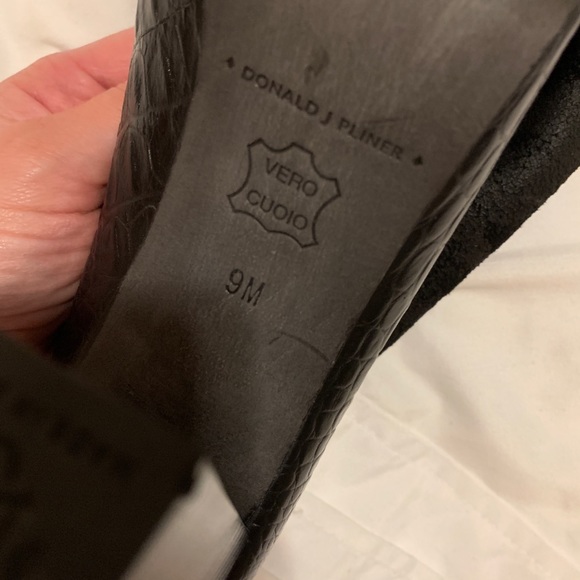 Donald J Pliner black suede stretch boots sz 9 - Picture 5 of 7